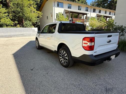 White 2024 Ford Maverick LARIAT
