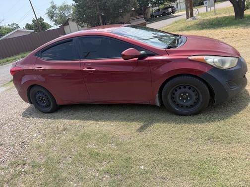 Red 2013 Hyundai ELANTRA GLS