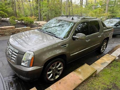 Gold 2011 Cadillac Escalade EXT Premium