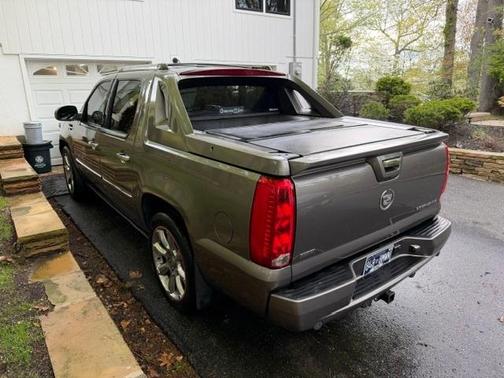 Gold 2011 Cadillac Escalade EXT Premium