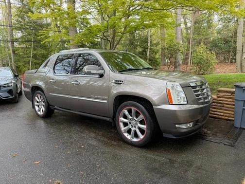 Gold 2011 Cadillac Escalade EXT Premium
