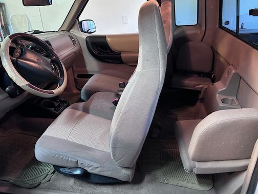 1999 Mazda B4000 SE Cab Plus