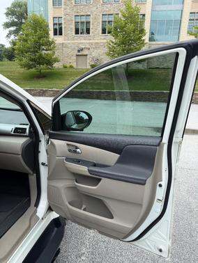 White 2016 Honda Odyssey EX-L