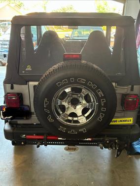 Silver 2000 Jeep Wrangler Sport