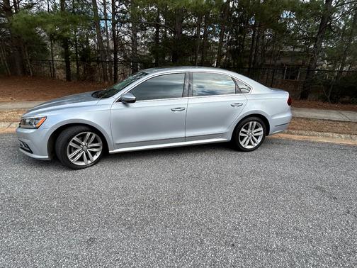 2017 Volkswagen Passat 1.8T SE w/Technology
