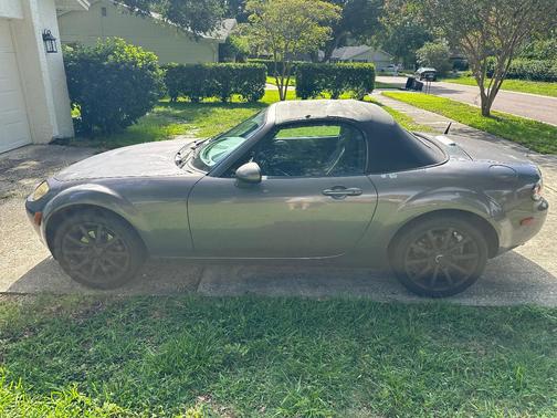 Gray 2006 Mazda MX-5 Miata Grand Touring
