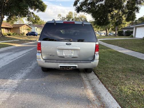 Silver 2006 Ford Expedition Limited