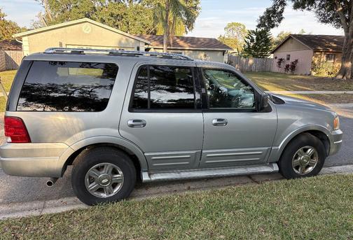 Silver 2006 Ford Expedition Limited