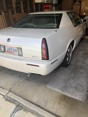 Photo 3 of 4 of 2000 Cadillac DeVille DTS