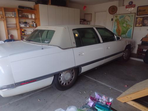 White 1996 Cadillac DeVille Base