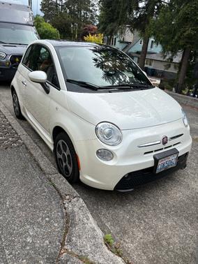 White 2016 FIAT 500e Battery Electric