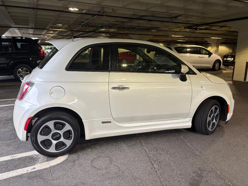 White 2016 FIAT 500e Battery Electric