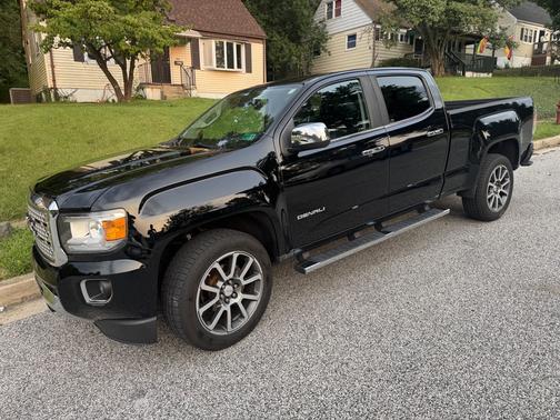 Black 2018 GMC Canyon Denali