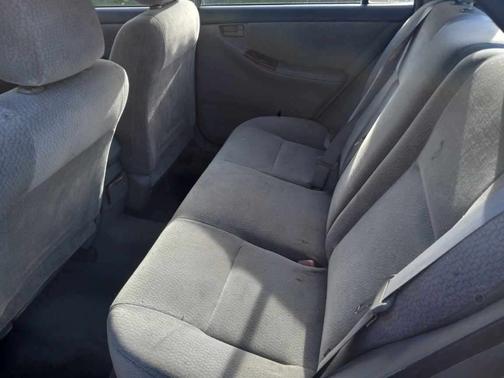 2004 Toyota Corolla LE