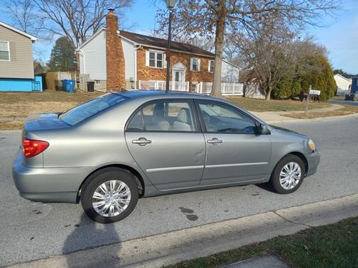 2004 Toyota Corolla LE