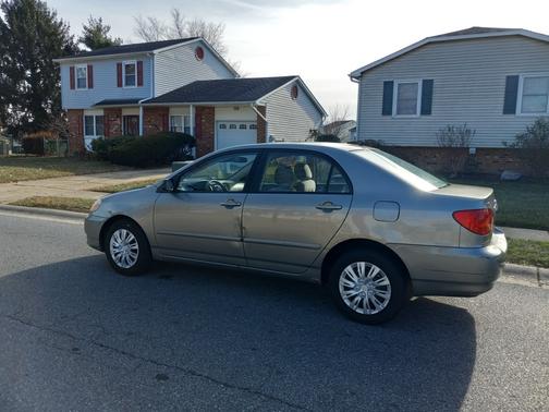 2004 Toyota Corolla LE