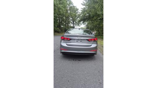 Silver 2017 Hyundai ELANTRA SE