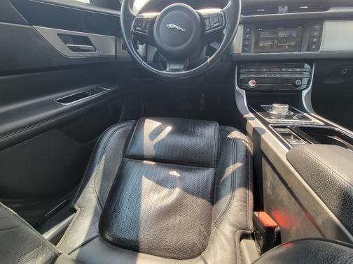 2016 Jaguar XF 35t Prestige