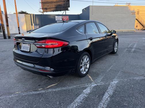 Black 2017 Ford Fusion SE