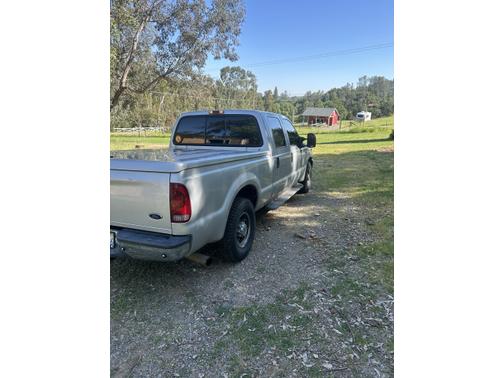 2004 Ford F-250 Lariat Crew Cab Super Duty