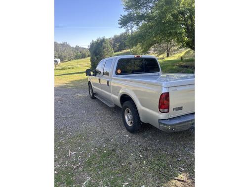 2004 Ford F-250 Lariat Crew Cab Super Duty