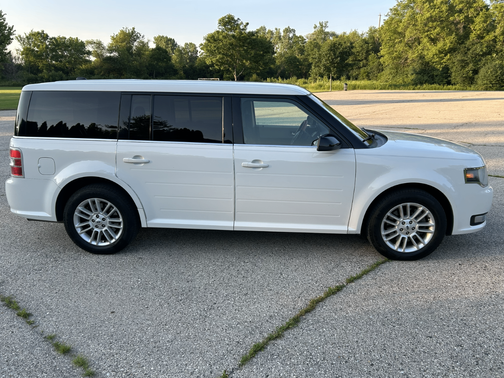 White 2014 Ford Flex SEL