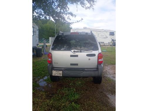 Silver 2004 Jeep Liberty Sport