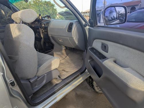 Silver 2000 Toyota 4Runner SR5 4WD