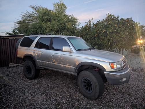 2000 Toyota 4Runner SR5 4WD