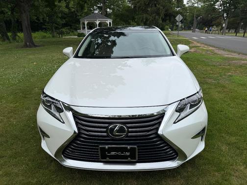 White 2016 Lexus ES 350 Base