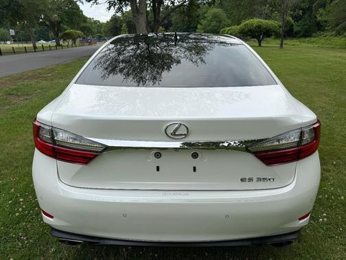 White 2016 Lexus ES 350 Base
