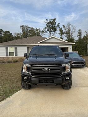 Black 2019 Ford F-150 XLT