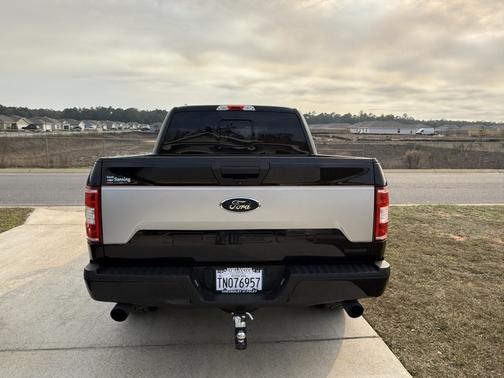 Black 2019 Ford F-150 XLT