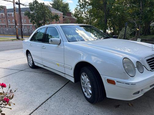 White 2001 Mercedes-Benz E-Class E320