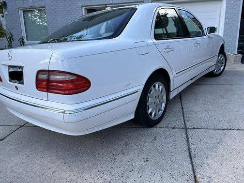 White 2001 Mercedes-Benz E-Class E320