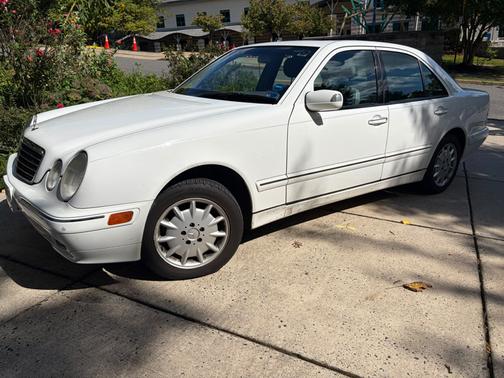 White 2001 Mercedes-Benz E-Class E320