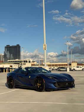 2023 Ferrari 812 GTS Base