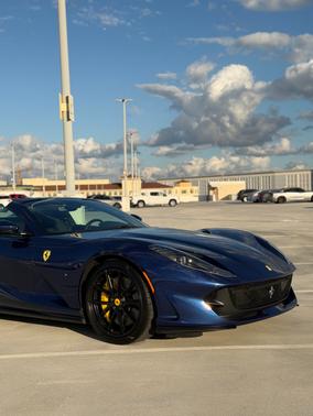 2023 Ferrari 812 GTS Base