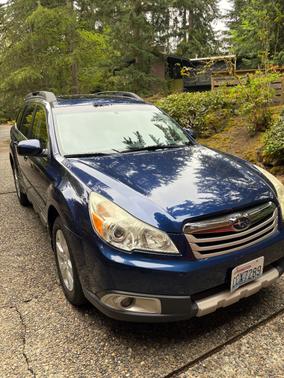Blue 2011 Subaru Outback 2.5 i Limited