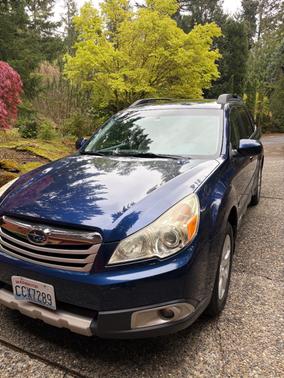 Blue 2011 Subaru Outback 2.5 i Limited