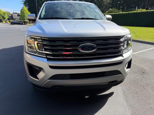 Silver 2019 Ford Expedition Max XLT