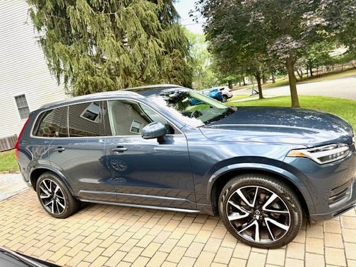 2020 Volvo XC90 T6 Momentum