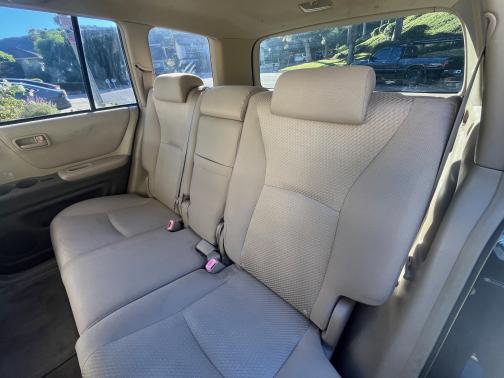 2005 Toyota Highlander Base
