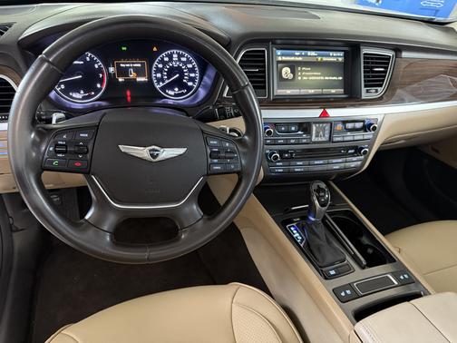 White 2015 Hyundai Genesis 3.8