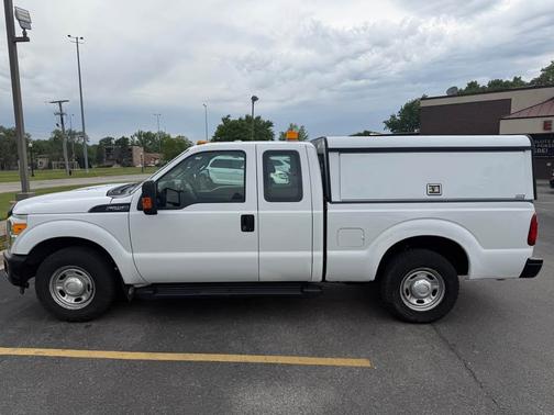 White 2016 Ford F-250 XLT