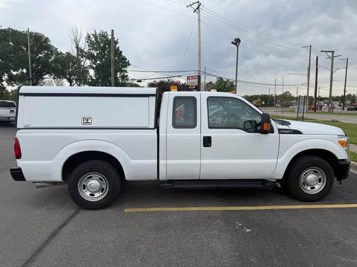 White 2016 Ford F-250 XLT