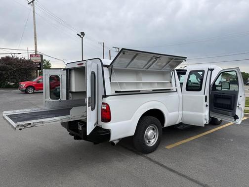 White 2016 Ford F-250 XLT