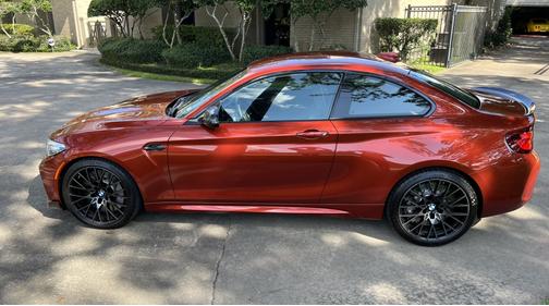 Photo 4 of 29 of 2021 BMW M2 Competition