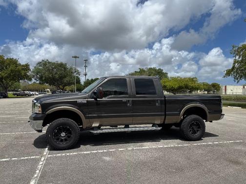 Gray 2006 Ford F-350 Lariat Crew Cab Super Duty