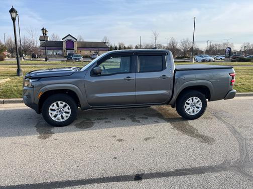 Gray 2022 Nissan Frontier SV